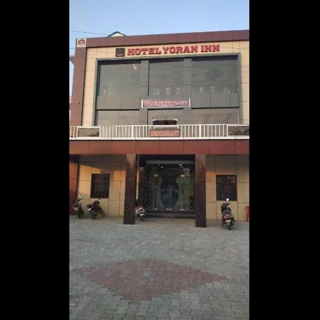 Hotel Yoran Inn & Restaurant By Wb Inn Sadabad Екстериор снимка